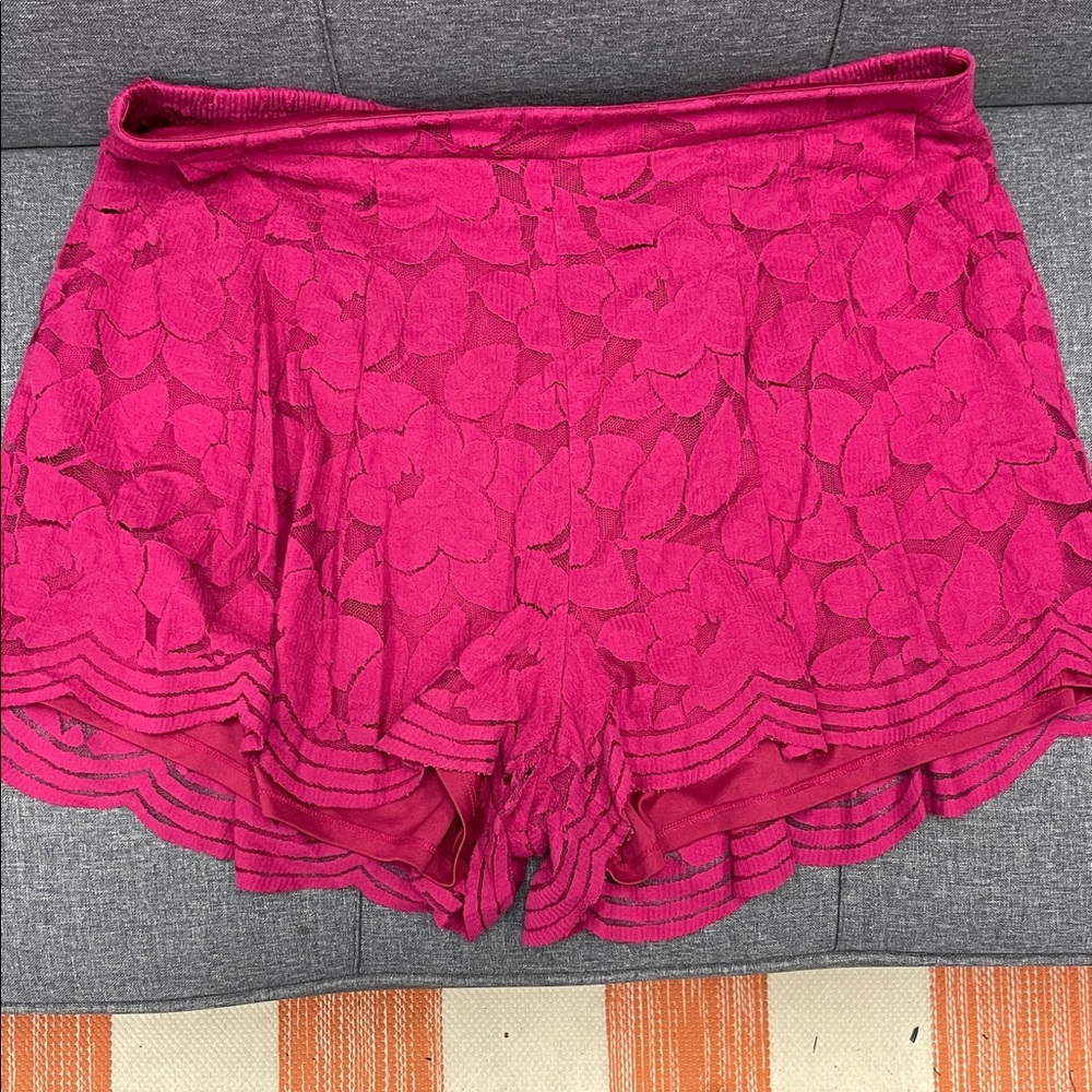 Torrid size 2 Flowy lacy shorts